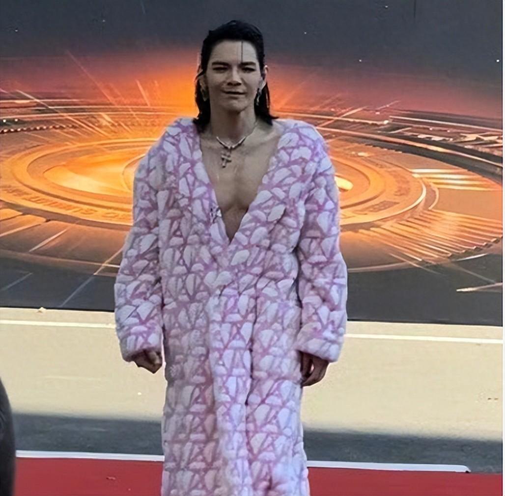 向太正聯系曉華給向佐理發
