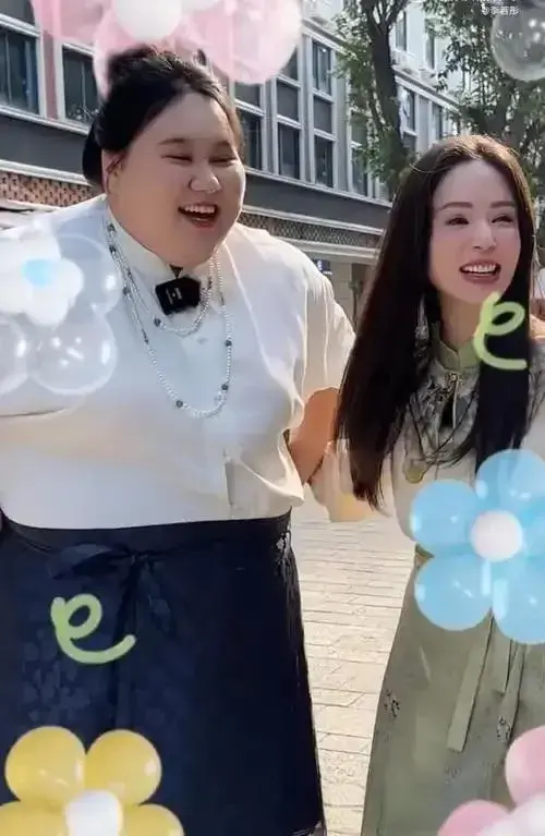 李若彤和李雯雯穿馬面裙同框