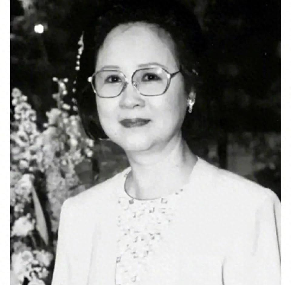 蘇有朋唱《雨蝶》送別瓊瑤眼中含淚