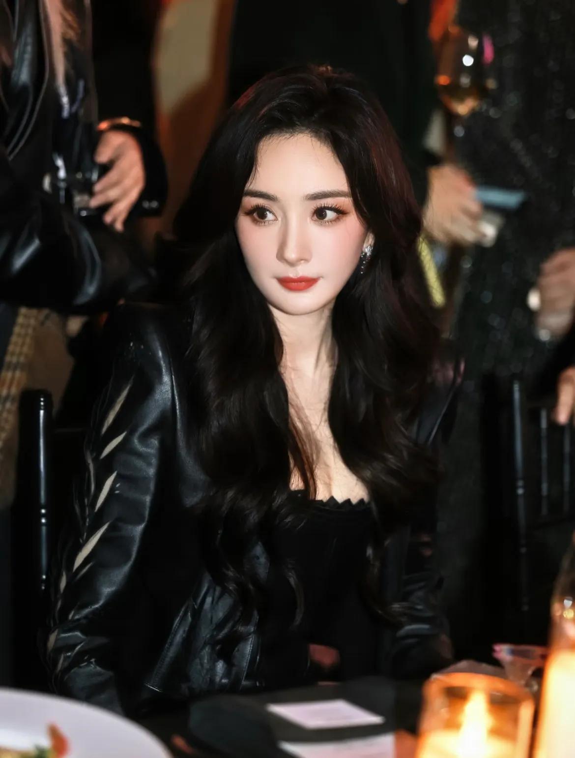 劉亦菲晚宴內場美到發光