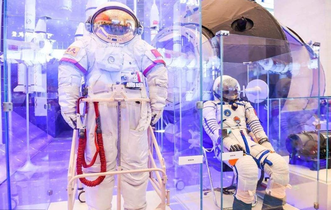 中國航天員9小時太空行走打破美紀錄