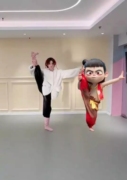 原來哪吒是愛穿束腳褲的體育生