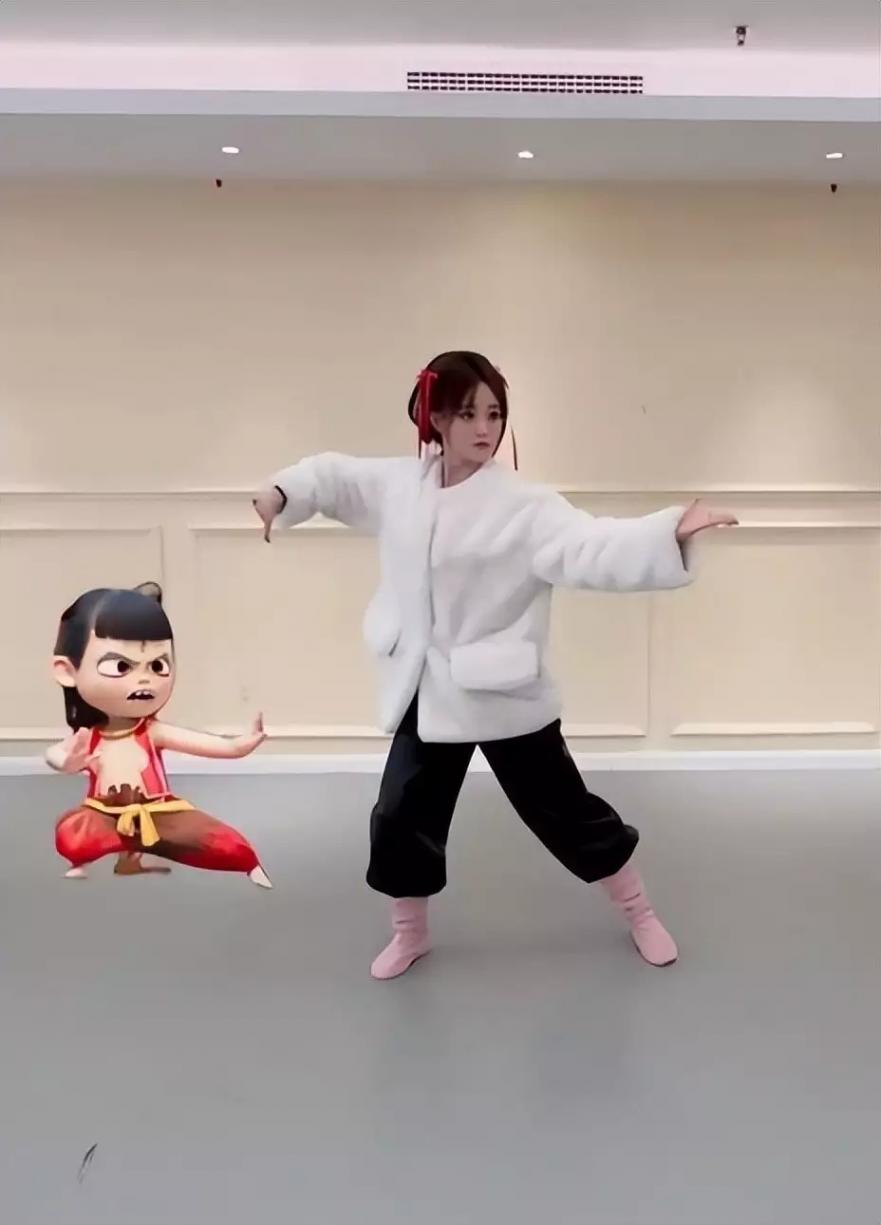 原來哪吒是愛穿束腳褲的體育生