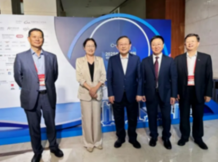 極光灣CEO王瑞平出席2025中國汽車論壇:混動技術為零碳轉型核心橋梁 極光灣CEO王瑞平出席2025中國汽車論壇:混動技術為零碳轉型核心橋梁