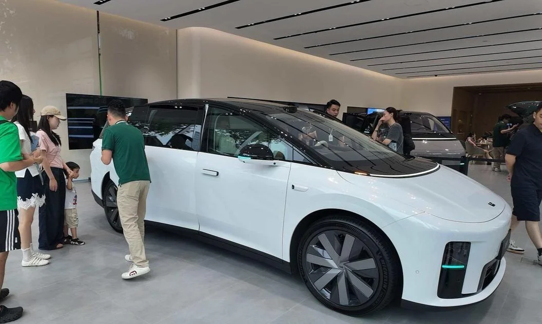 知名汽車博主爆料稱理想上周新增訂單超9000，蔚來破萬