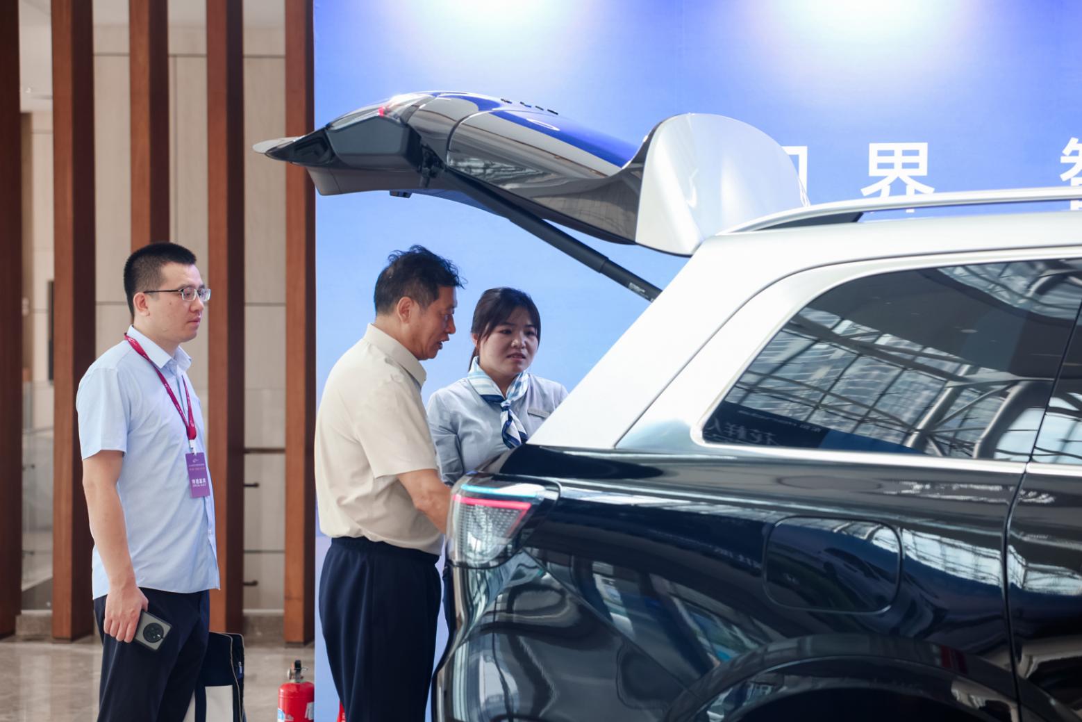 2025泰達論壇｜奔向“十五五”，汽車產業如何完成“關鍵一躍”